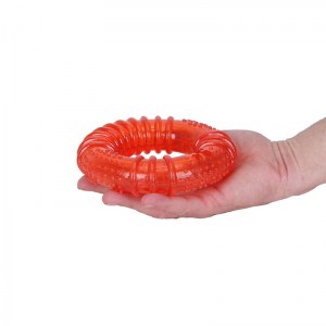 Интерактивная игрушка-кормушка «TREAT Dispensing Looper» medium - TT48